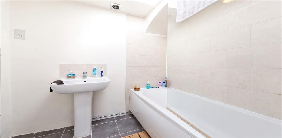 Modern Apartment Park Avenue, Willesden Green